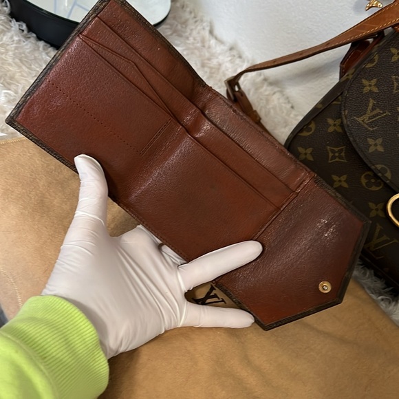 Authentic Louis Vuitton Monogram Elise Wallet - Picture 6 of 13
